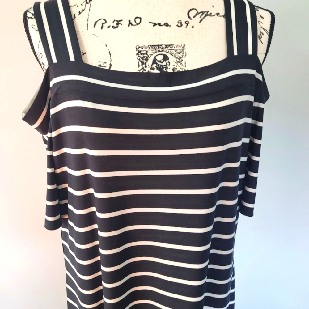 Nine West Maxi dress black/white stripe in size 14.